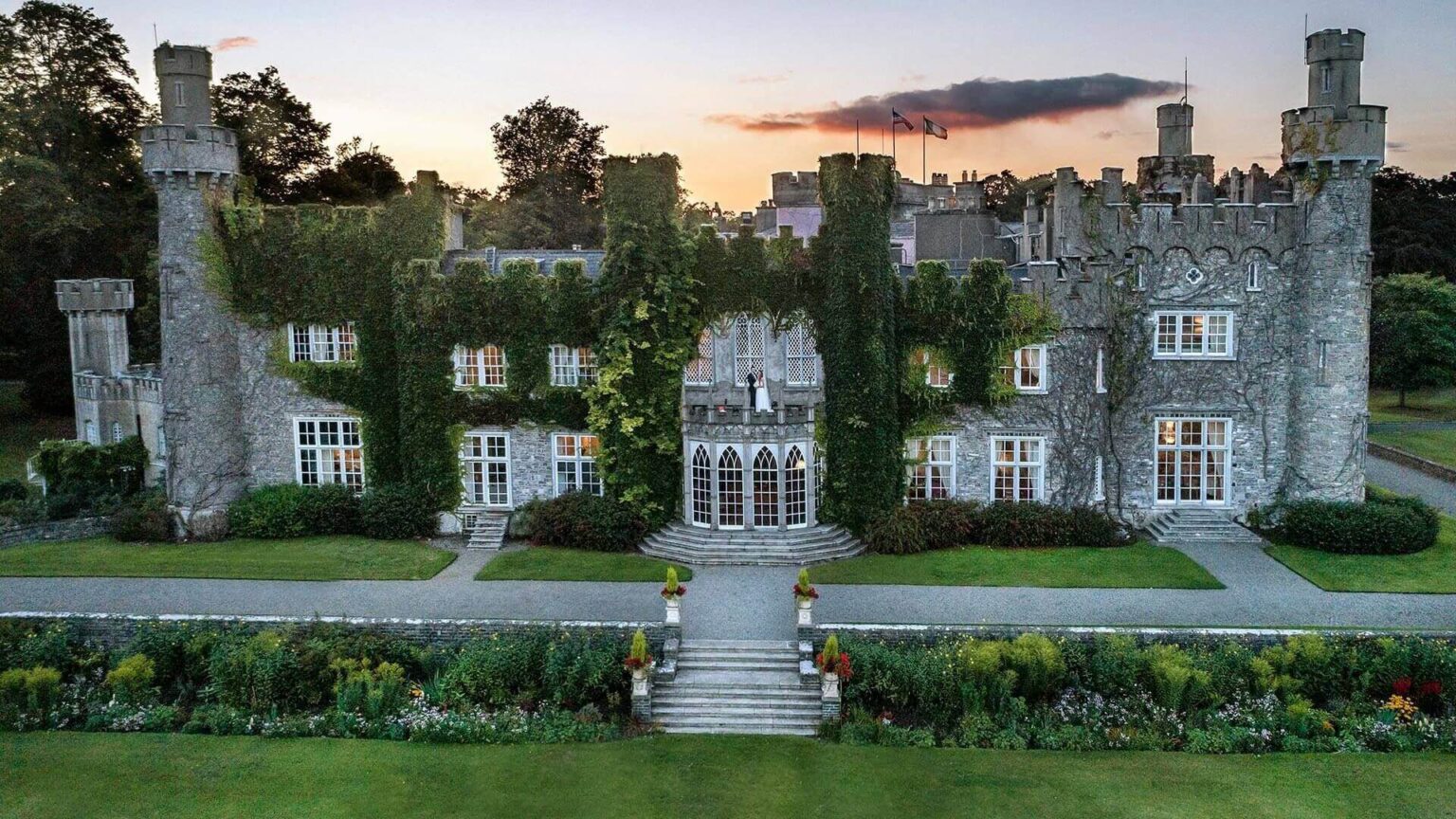 19 Castle Wedding Venues Ireland For A Fairytale Wedding! An Irish Rover